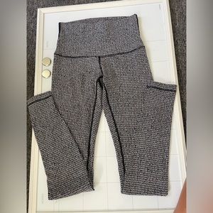 Lululemon Wonder Under long leggings - black/white print